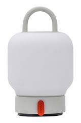 Weiße tragbare Lampe mit Griff, frontal betrachtet, mit einem orangefarbenen Detail an der Basis.