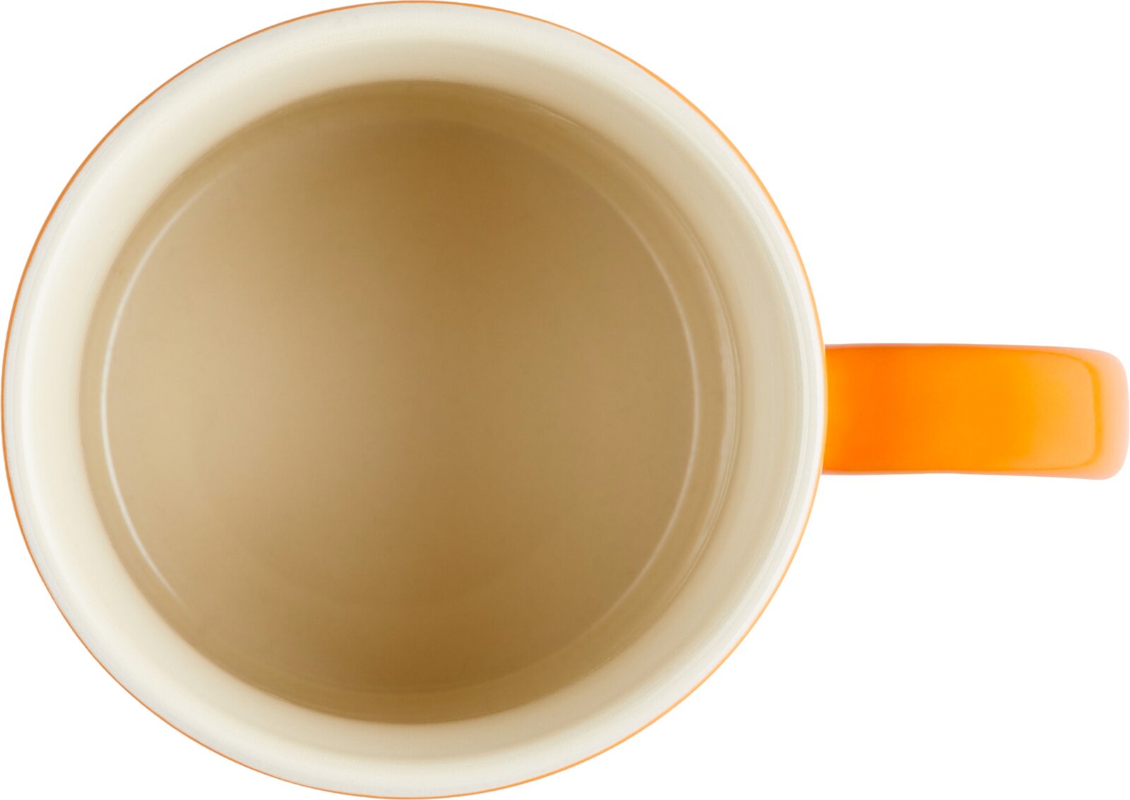 Runde Tasse mit cremefarbener Innenseite und orangefarbenem Henkel, aus der Draufsicht auf weißem Hintergrund