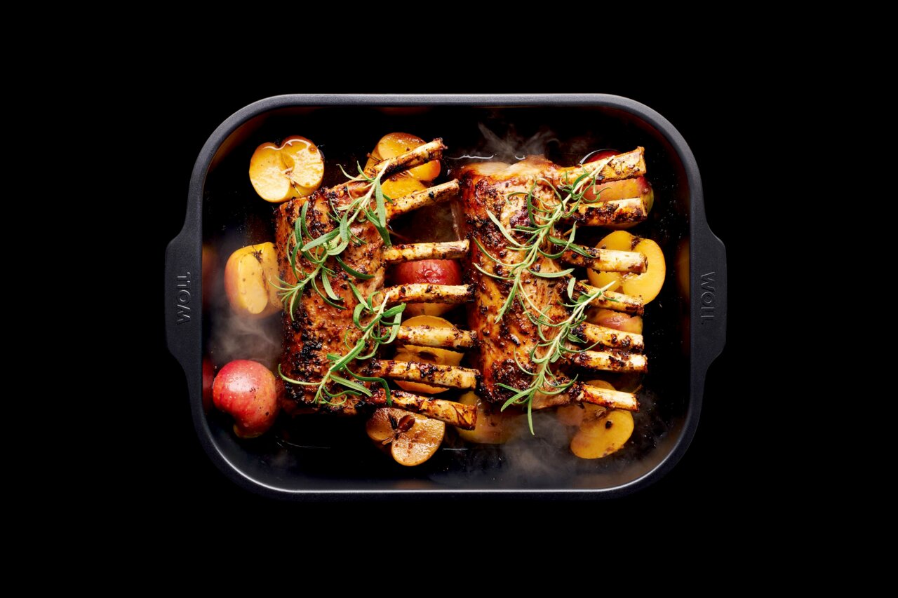 Bratreine mit gebratenem Fleisch und Gemüse, Draufsicht