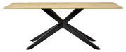 Moderne eettafel met houten blad en zwart metalen onderstel in X-vorm, zijaanzicht