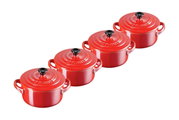 Vierer-Set rote Mini Cocottes aus Metall, seitliche Perspektive