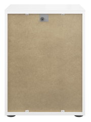 Rückansicht einer weißen Nachtkommode mit einer Rückwand aus Holzfaserplatte.