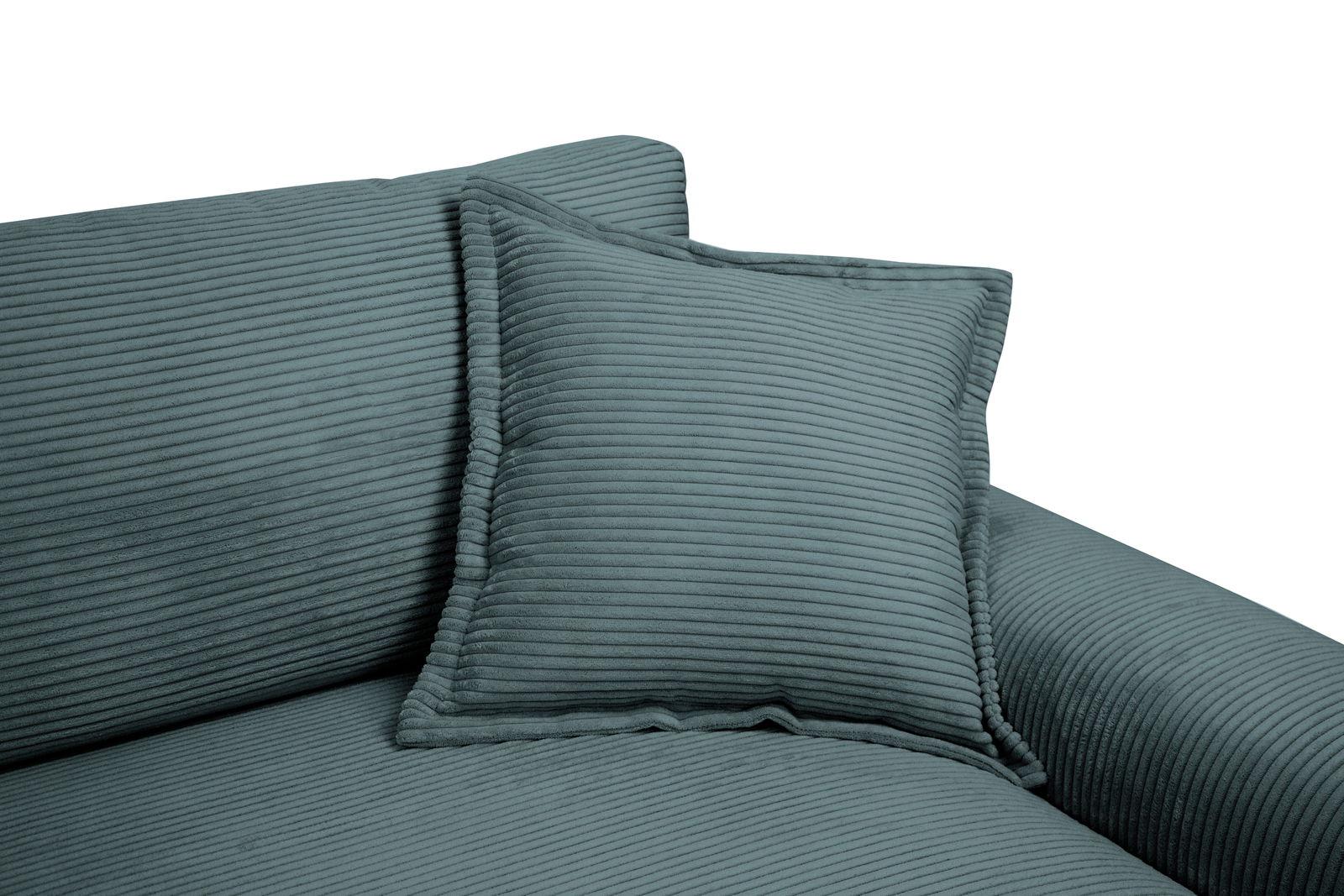 Nahaufnahme eines Big-Sofas mit geripptem Stoffbezug in Grün, inklusive passendem Kissen, seitliche Perspektive.