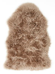 Schaffell in beige, ca. 85 cm, aus der Vogelperspektive fotografiert