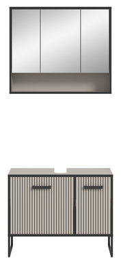 Moderne Badkombination mit Spiegelschrank und Unterschrank in Frontansicht. Der Spiegelschrank hat drei Türen, der Unterschrank hat eine geriffelte Oberfläche und zwei Griffe.