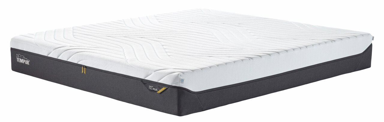 Tempur Viscomatratze PRO PLUS COOLQUILT Viscomatratze 180x200 medium von schräg oben, mit weißer Oberseite und dunklem Rand.