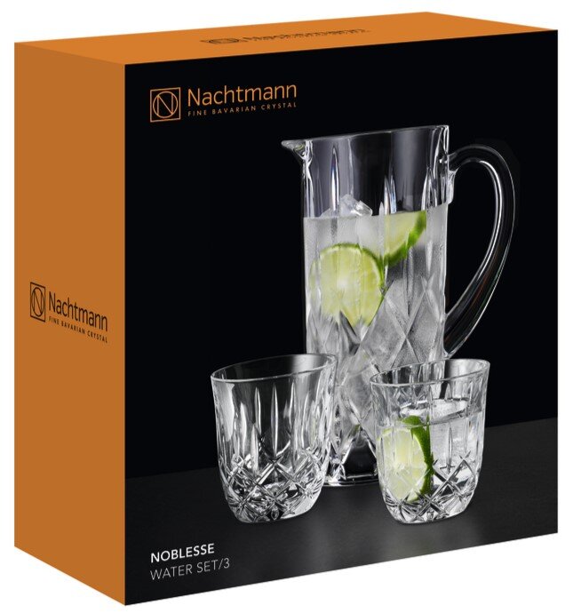 3-delige waterset van Nachtmann, bestaande uit een kan en twee glazen, van fijn kristalglas met een elegant slijpwerkpatroon, zijaanzicht.
