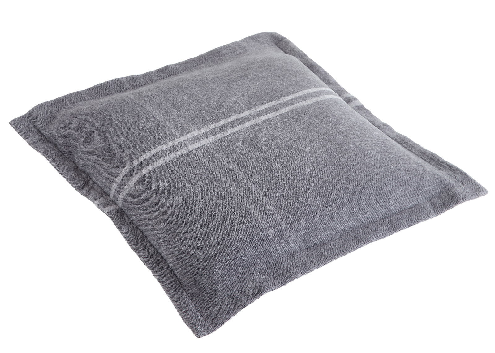 Linneweber Kissenbezug BRAGA Grauer Kissenbezug 50x50cm mit zwei weißen Streifen, schräg von oben fotografiert.