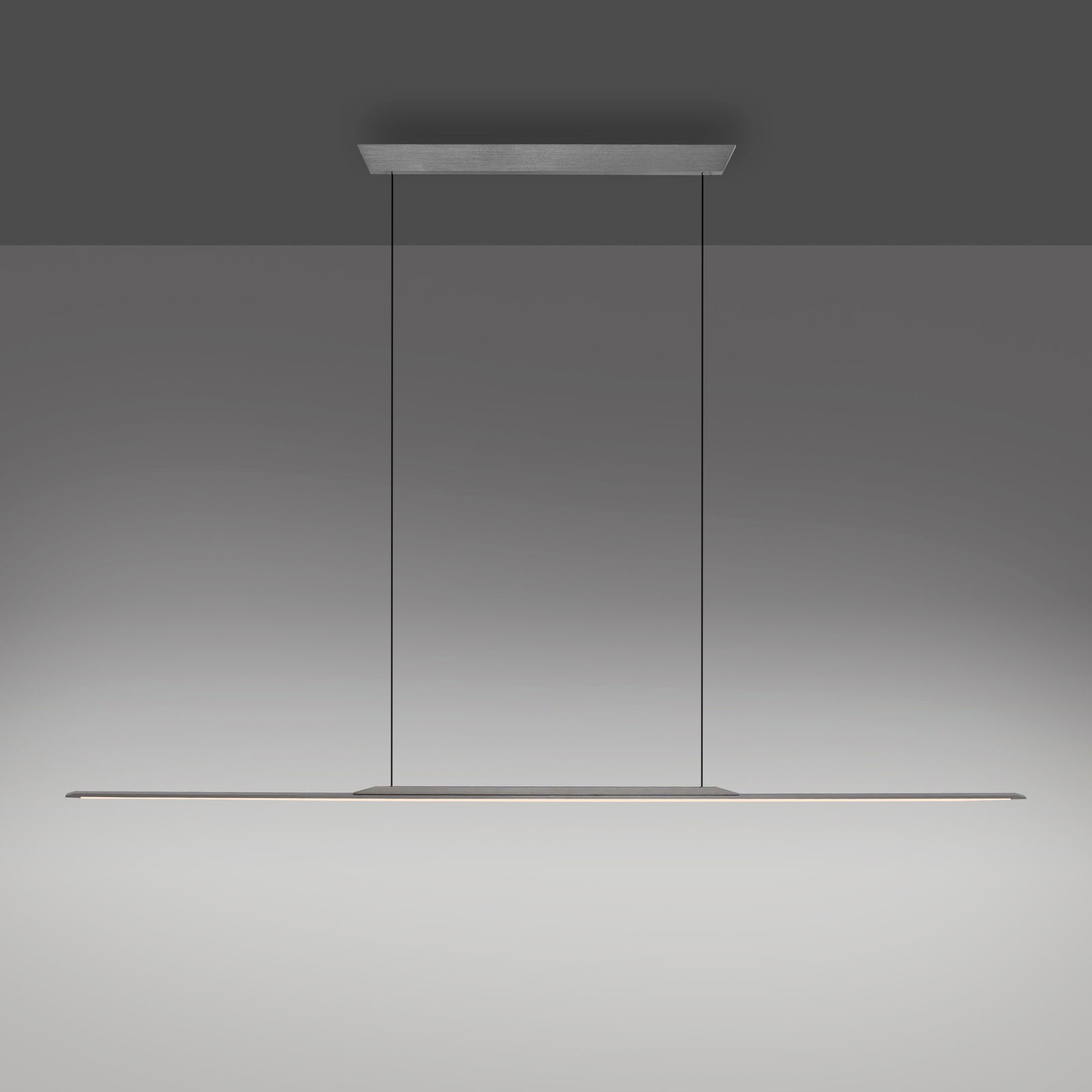 Moderne Pendelleuchte PURE Surface in minimalistischem Design, seitliche Perspektive.