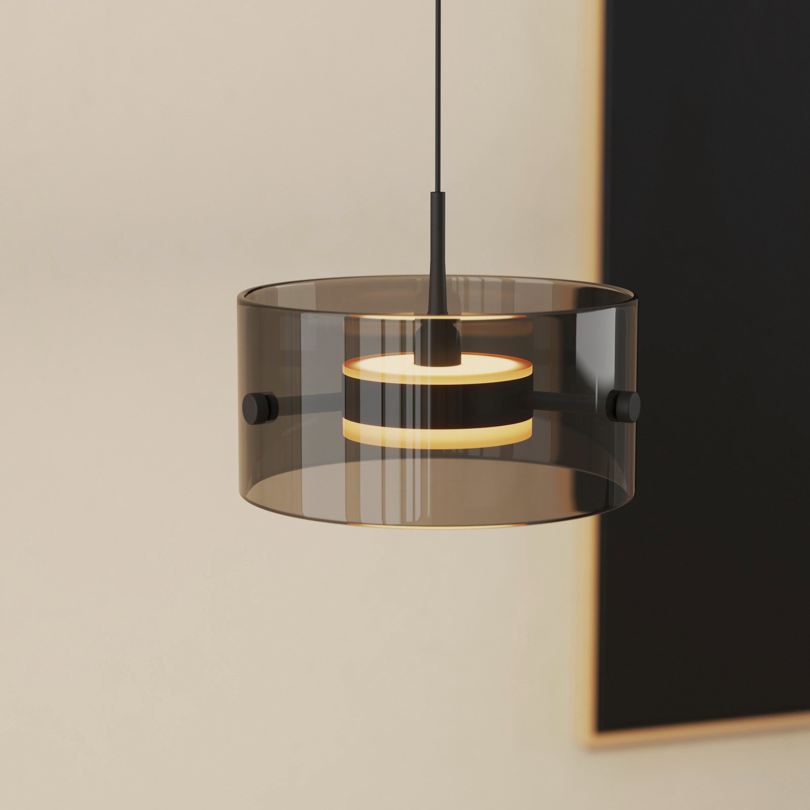 Moderne LED-Hängeleuchte mit transparentem, zylindrischem Schirm, seitliche Perspektive