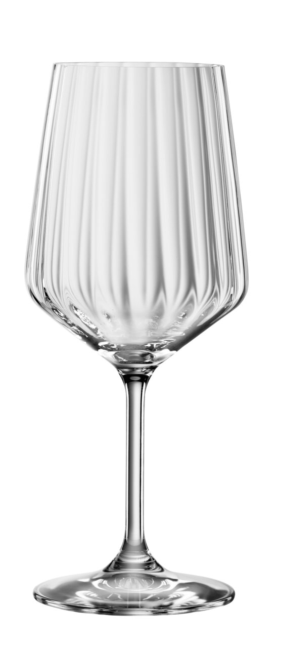 Stielglas mit elegantem, geripptem Design, seitliche Perspektive