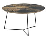 Runder Couchtisch mit schwarzer Tischplatte und eingravierten Blattmustern, filigrane Metallbeine, seitliche Perspektive
