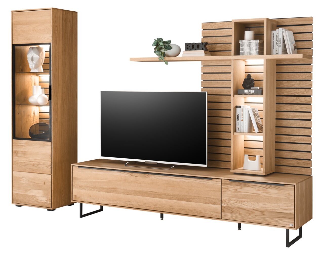 Moderne Wohnwand aus Holz mit TV-Schrank, Regal und Vitrine, frontal betrachtet