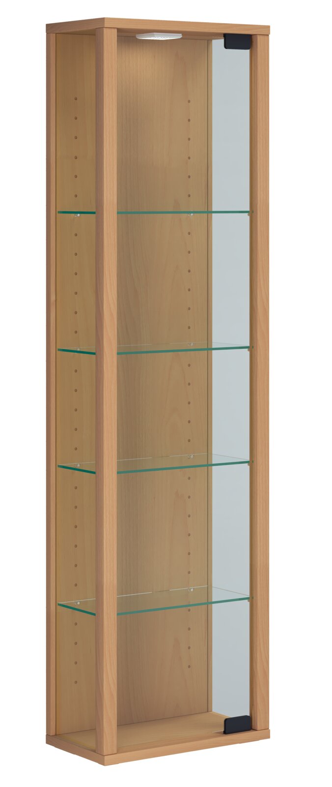 Hohe, schmale Vitrine aus hellem Holz mit Glasfront und vier Glasböden, mit Innenbeleuchtung oben, in frontaler Ansicht leicht von rechts