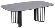 Moderner Couchtisch mit grauer Marmoroptik-Tischplatte und schwarzen Metallbeinen, seitliche Perspektive