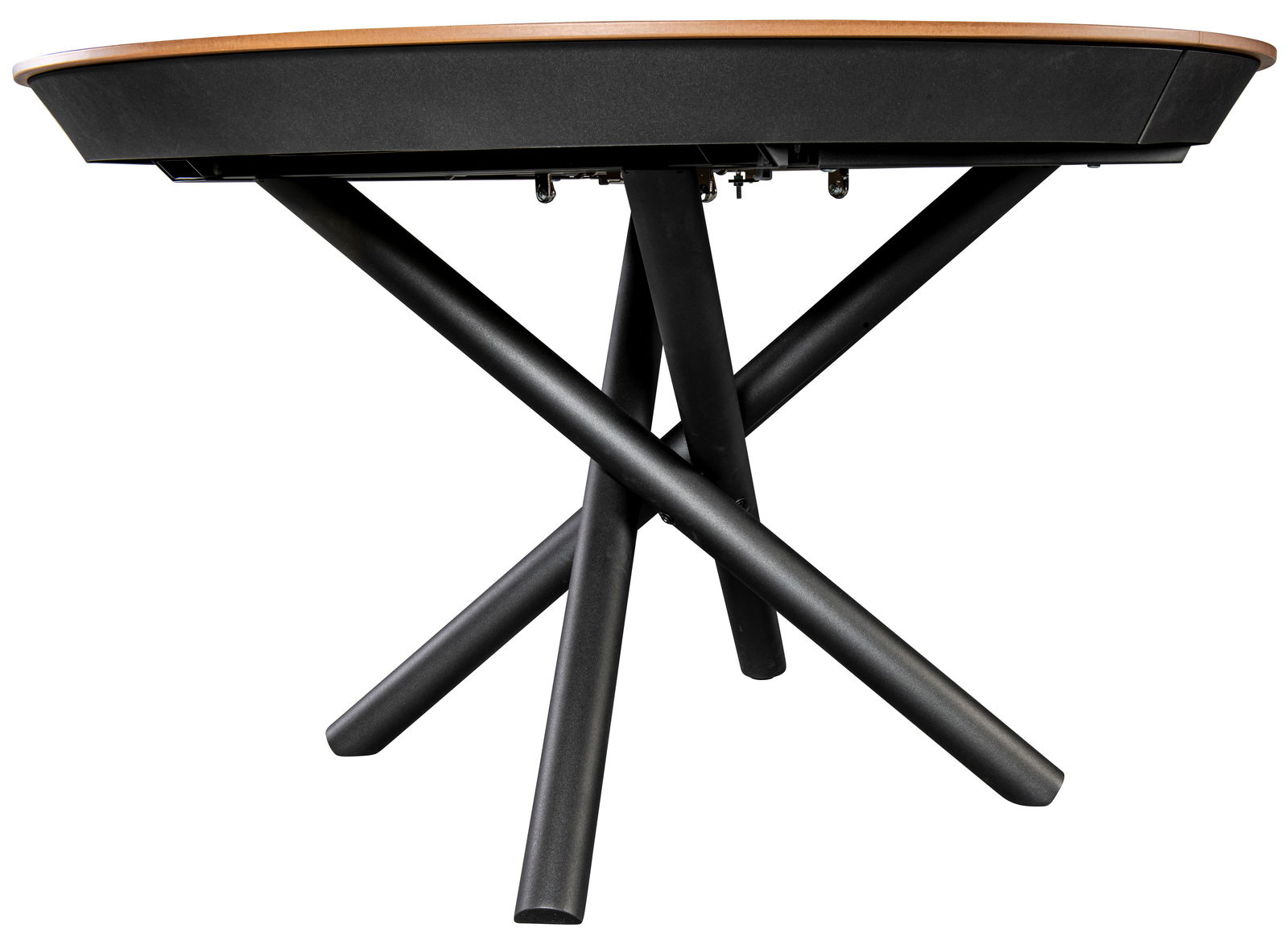 Moderner Esstisch mit runder Holzplatte und schwarzem, gekreuztem Metallgestell, seitliche Perspektive