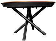 Moderner Esstisch mit runder Holzplatte und schwarzem, gekreuztem Metallgestell, seitliche Perspektive