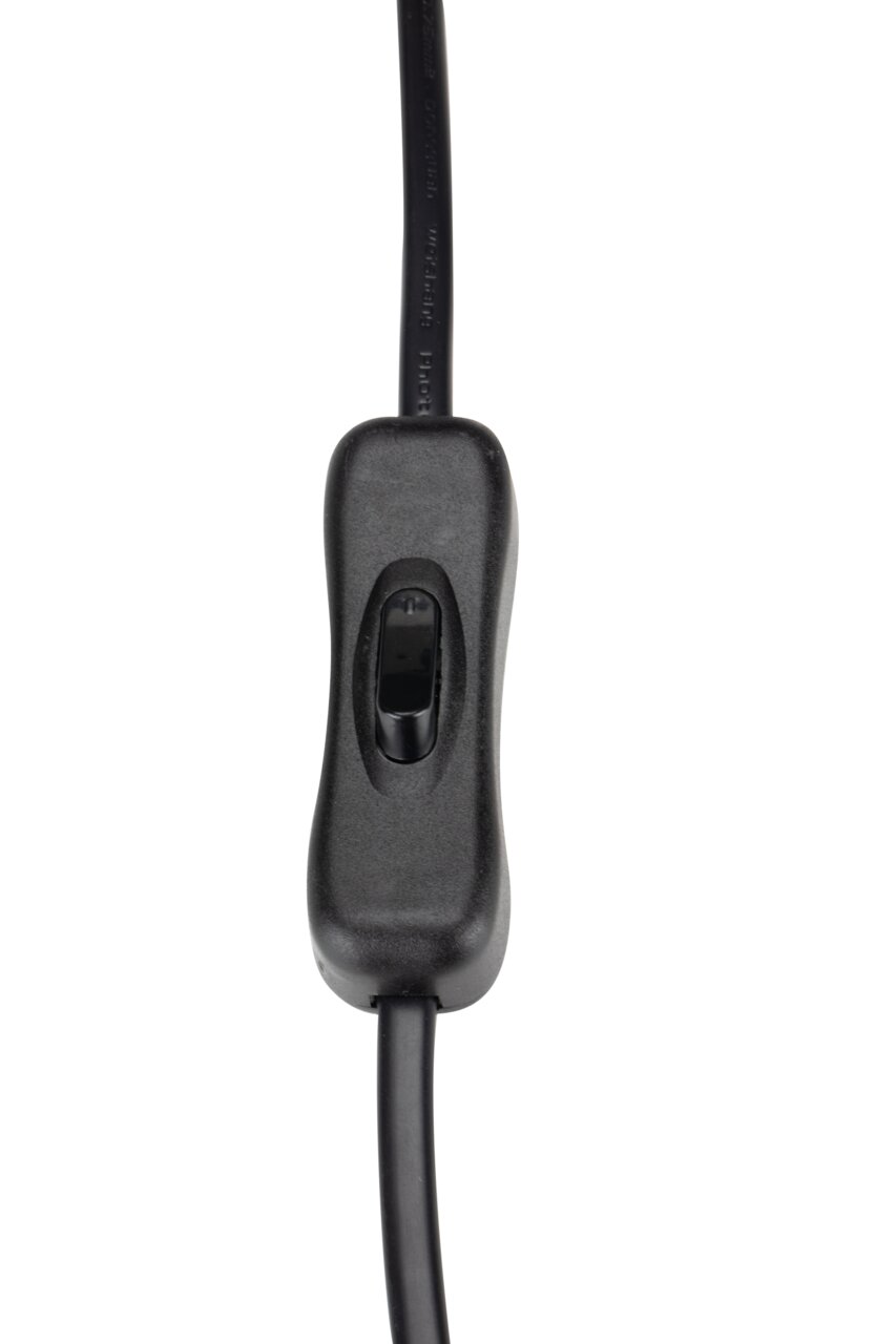 Marama TISCHLEUCHTE Nahaufnahme eines schwarzen Kabelschalters für eine Tischleuchte, von oben betrachtet.