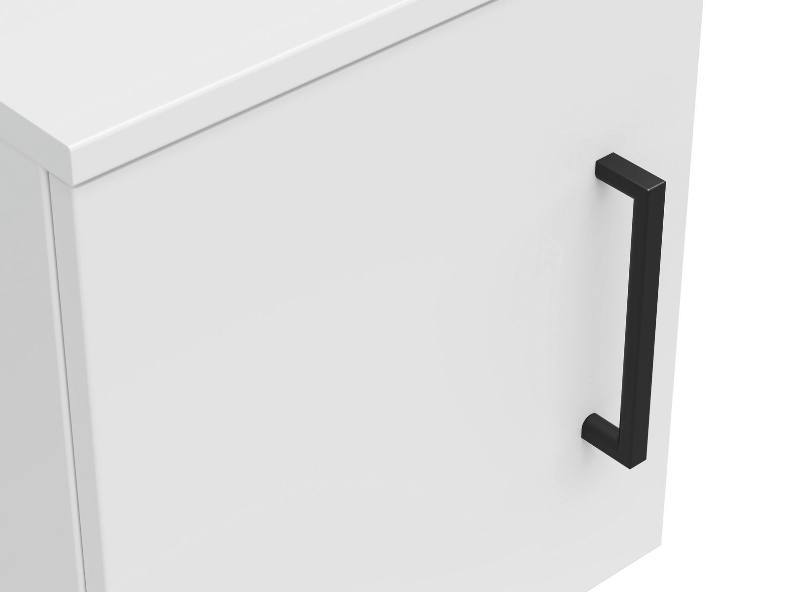 Nahaufnahme eines weißen Aufsatzschranks mit schwarzem Griff, seitliche Perspektive