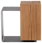 Moderner Beistelltisch aus Holz und Metall, seitliche Perspektive