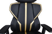 Vorderansicht eines Gaming-Stuhls mit schwarzem und goldfarbenem Design.
