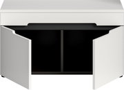 Weißer Badezimmerschrank/Waschtischunterschrank mit zwei geöffneten Türen und schwarzem Innenraum, Frontansicht