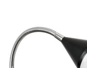 Nahaufnahme einer LED-Klemmleuchte mit flexiblem, metallischem Schwanenhals und schwarzem Lampenschirm.