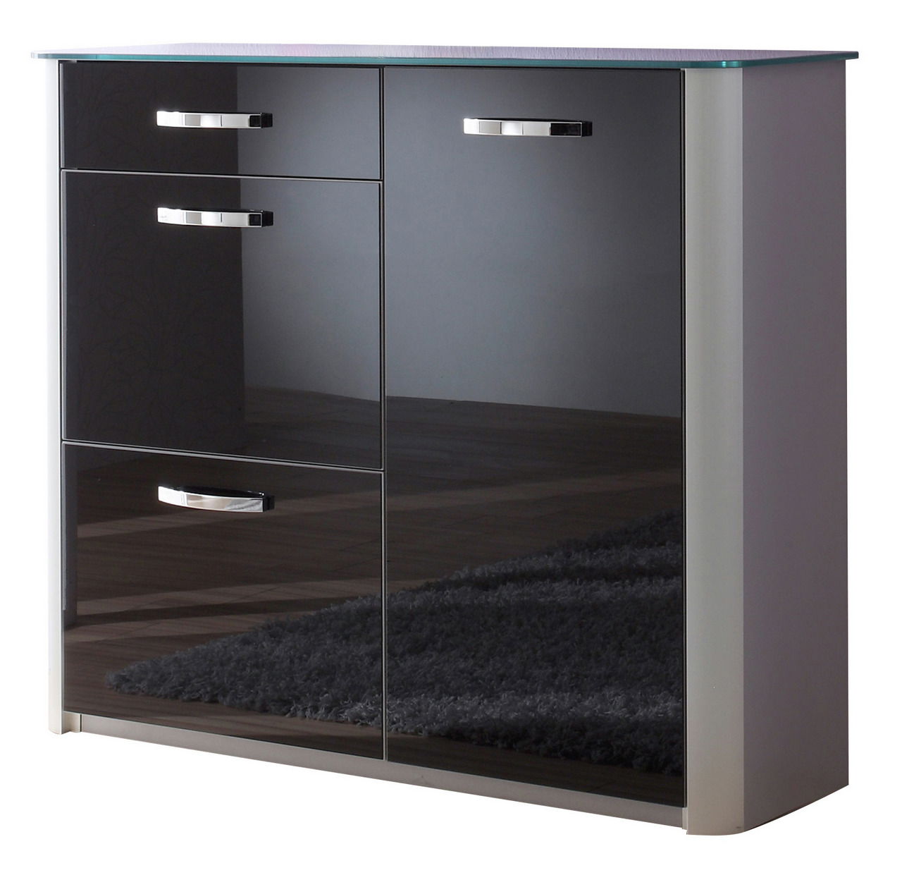 Moderner Schuhschrank mit glänzender schwarzer Front und silbernen Griffen, seitliche Perspektive