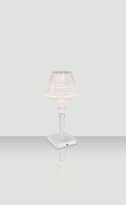 Elegante Akku-Tischleuchte mit kristallartigem Schirm, seitliche Perspektive