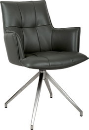 Gepolsterter Drehstuhl in Dunkelgrau mit Armlehnen, gesteppter Rückenlehne und vierbeinigem Metallgestell, freigestellt auf weißem Hintergrund, Ansicht schräg von vorne