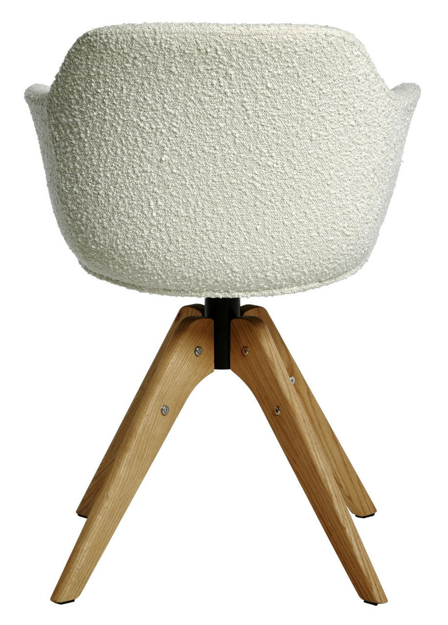 Rückansicht eines modernen Stuhls mit weißem, strukturiertem Stoffbezug und Holzbeinen.