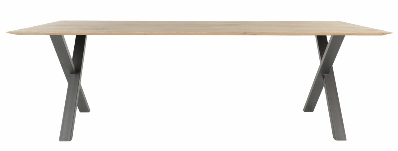 Moderner Esstisch mit Holzplatte und schwarzen Metallbeinen in X-Form, seitliche Perspektive.