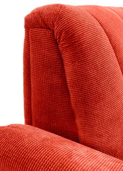 Nahaufnahme einer roten, strukturierten Polsterung einer 2er-Sitzbank, seitliche Perspektive