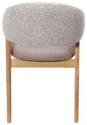 Rückansicht eines Armlehnstuhls mit gepolsterter Rückenlehne und Sitzfläche, Holzbeine, Stoffbezug in neutralen Tönen.