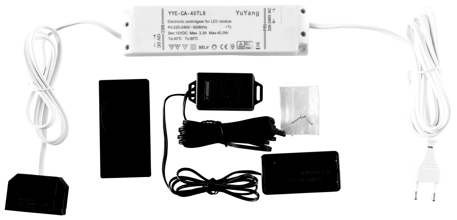 XORA Funkfernbedienungs-Set CALI Funkfernbedienungs-Set bestehend aus einem elektronischen Steuergerät, einer Fernbedienung, Kabeln und Montagematerial, aus der Vogelperspektive fotografiert.