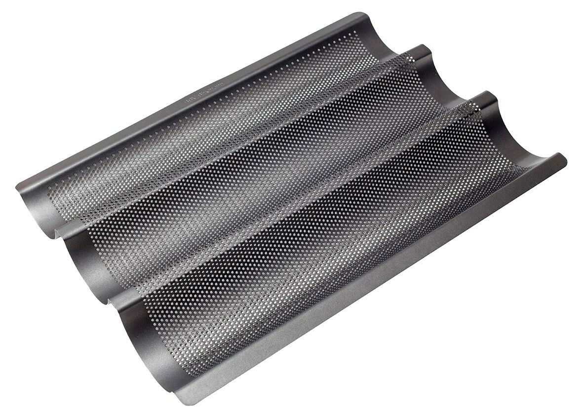 Birkmann Baguetteblech Baguette-Blech mit drei Mulden, schräg von oben fotografiert