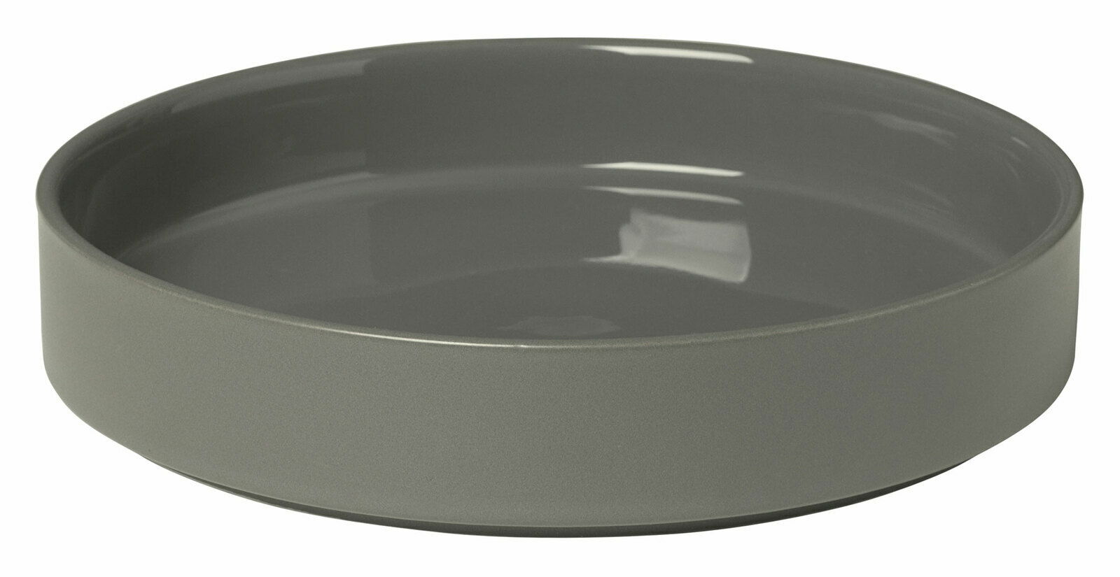 Grauer tiefer Teller aus der Seitenperspektive, Modell PILAR Pewter