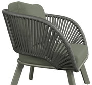 Moderner Loungesessel mit grünem Kissen und geflochtenem Seil-Design, seitliche Perspektive