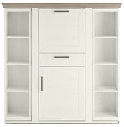 Frontansicht eines weißen Highboards mit Karussell, offenen Regalen an den Seiten und Schubladen in der Mitte.