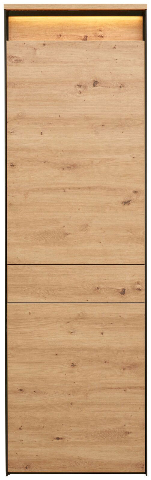 Frontansicht eines modernen Garderobenschranks mit Holzoptik und integrierter Beleuchtung.