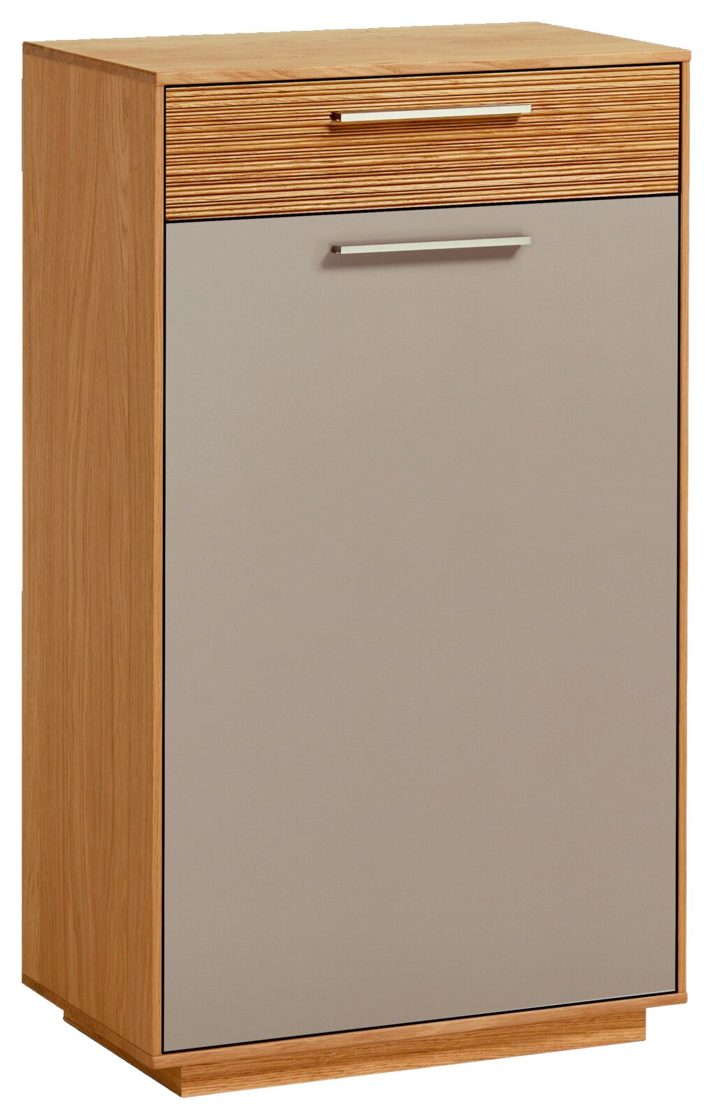 Schmaler Holzschrank mit grauer Frontklappe und geriffelter Schublade oben, Metallgriffen, freigestellt vor weißem Hintergrund, Ansicht schräg von vorn links.