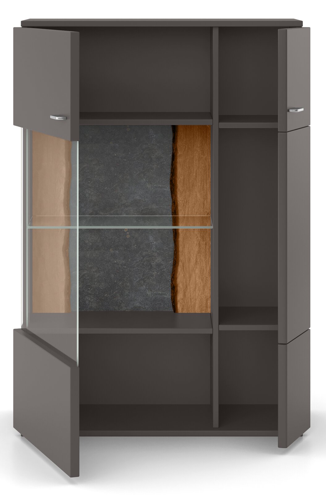 Frontansicht eines modernen Highboards mit offenen und geschlossenen Fächern, Glasregal und dekorativer Rückwand in Holzoptik.