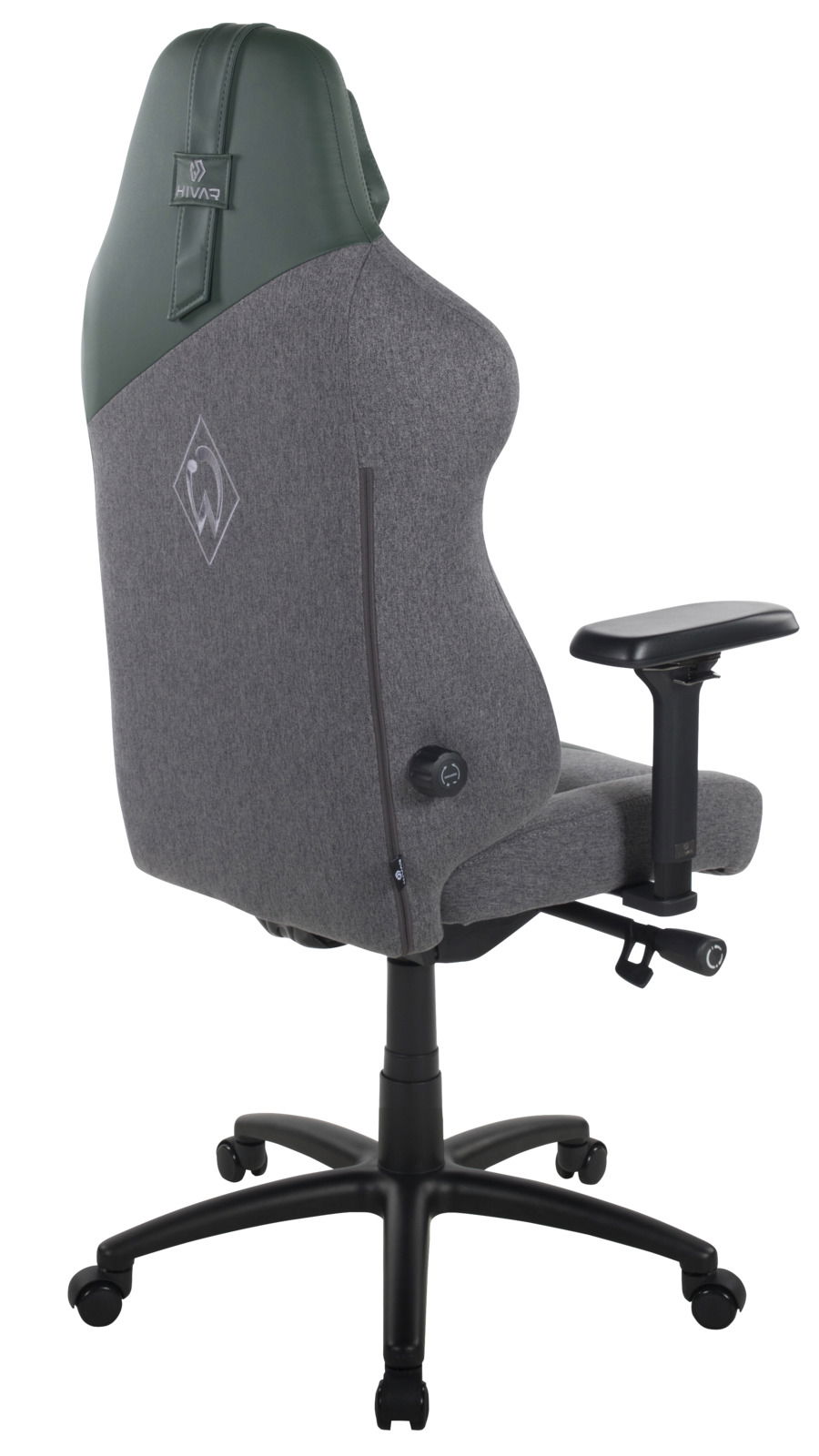 Rückansicht eines grauen Gaming-Stuhls mit grünem Kopfteil und Werder Bremen Logo, seitliche Perspektive