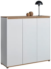 Moderner XL-Schuhschrank in Weiß mit Holzoberfläche, dekoriert mit einer schwarzen Lampe und zwei Vasen, seitliche Perspektive