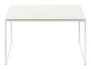 Moderner weißer Couchtisch mit minimalistischem Design, frontal betrachtet.