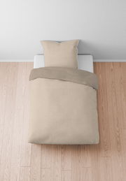 Bett mit beigefarbener Melange-Flanell-Bettwäsche, Draufsicht