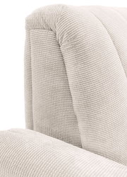 Nahaufnahme einer cremefarbenen, strukturierten Polsterung einer 2,5er-Sitzbank, seitliche Perspektive.