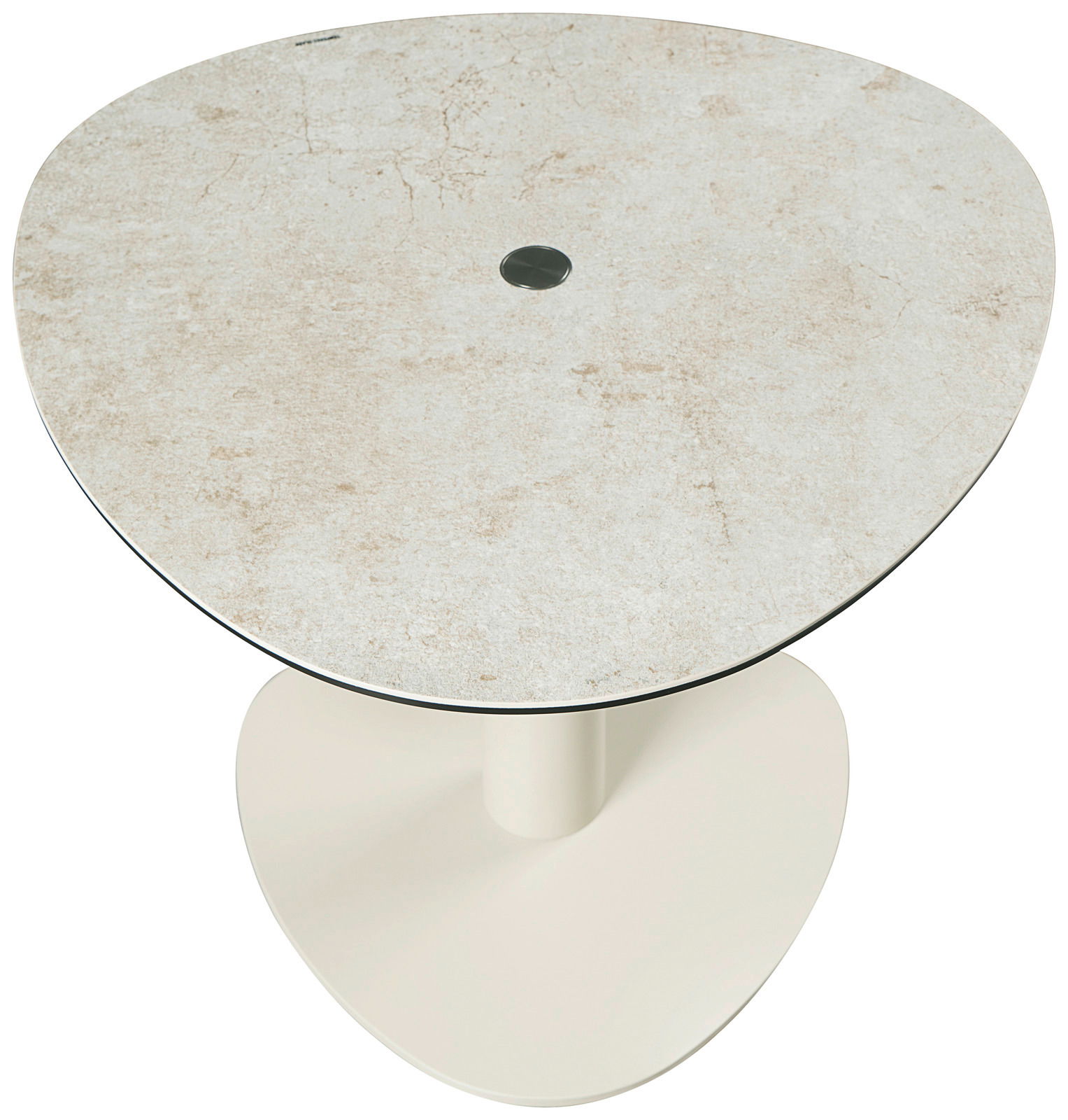 Moderner Beistelltisch mit runder, steinähnlicher Tischplatte und zentralem Metallakzent, aus der Vogelperspektive betrachtet.