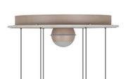 Moderne LED-Pendelleuchte in seitlicher Perspektive mit kugelförmigem Design und schwarzer Aufhängung.