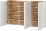 Mehrzweckschrank mit offenen Türen, zeigt mehrere Regalböden aus Holz, Perspektive von vorne.
